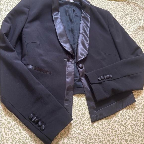 Alain Manoukian Black Tailored Blazer with Classic satin Lapels, size 8/40. - Picture 10 of 14